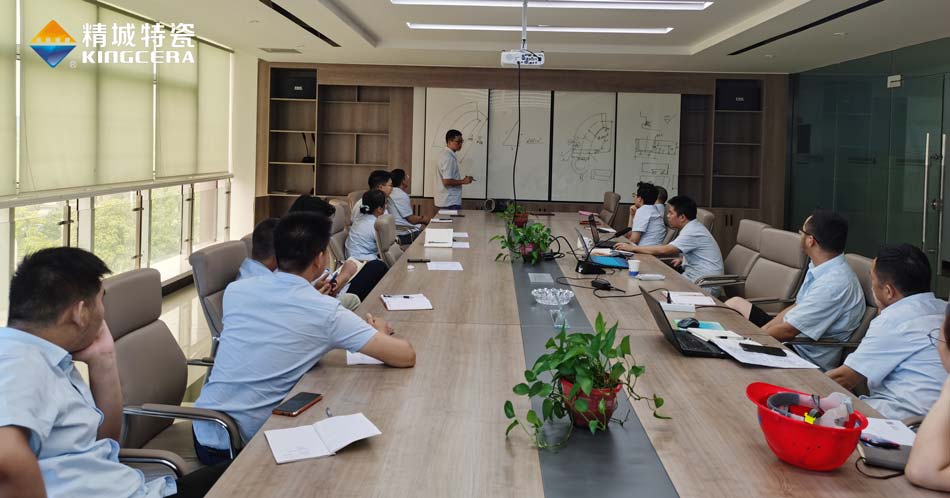 强化专业手艺，，，提高服务水平  营销部开展营业手艺培训