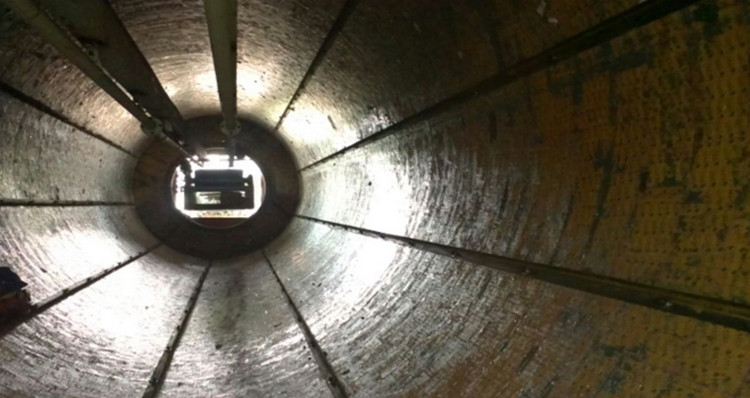 安徽某烧结厂圆筒混淆机使用欧亚国际耐磨陶瓷衬板